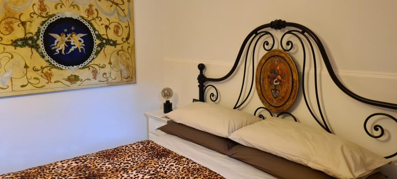 Bed and Breakfast Il Gigante Che Dorme Castel Castagna Esterno foto