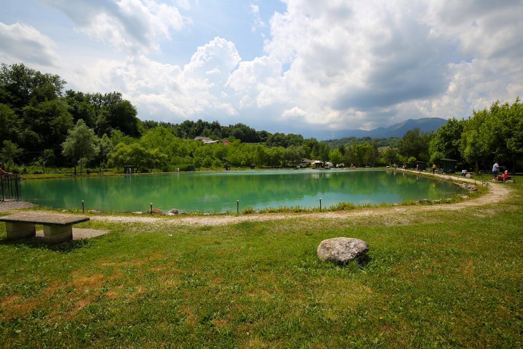 Bed and Breakfast Il Gigante Che Dorme Castel Castagna Esterno foto
