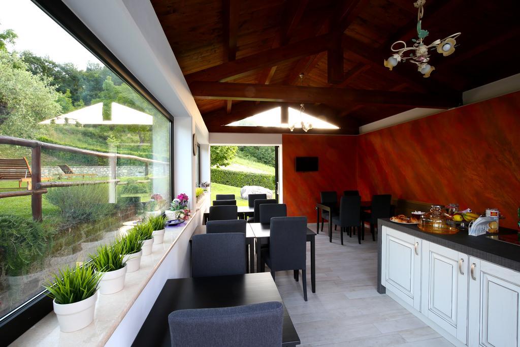 Bed and Breakfast Il Gigante Che Dorme Castel Castagna Esterno foto
