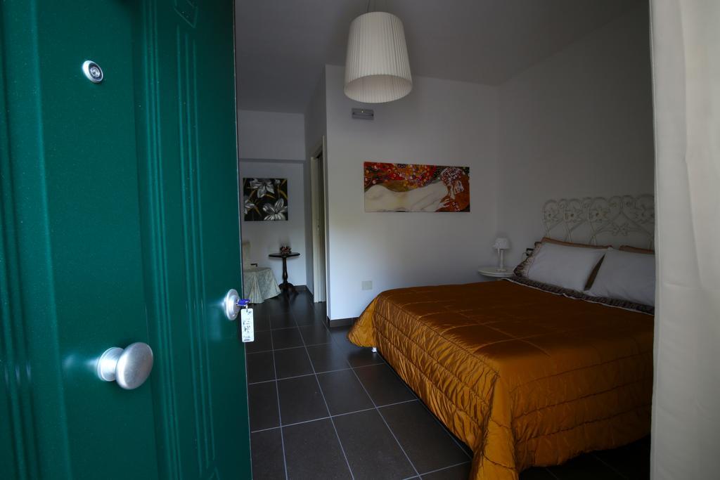 Bed and Breakfast Il Gigante Che Dorme Castel Castagna Esterno foto