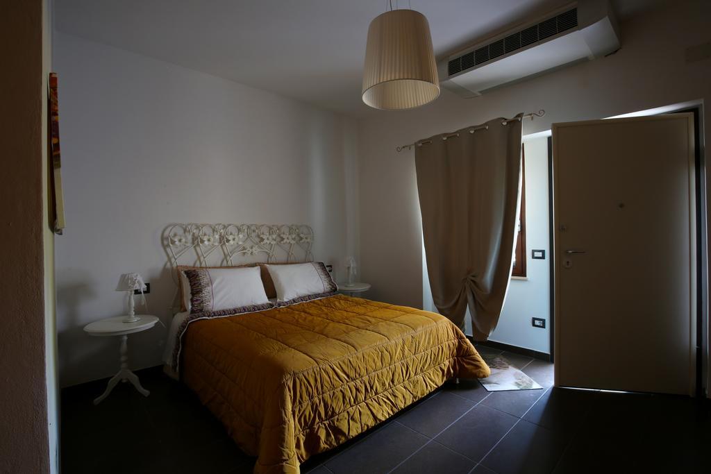 Bed and Breakfast Il Gigante Che Dorme Castel Castagna Esterno foto