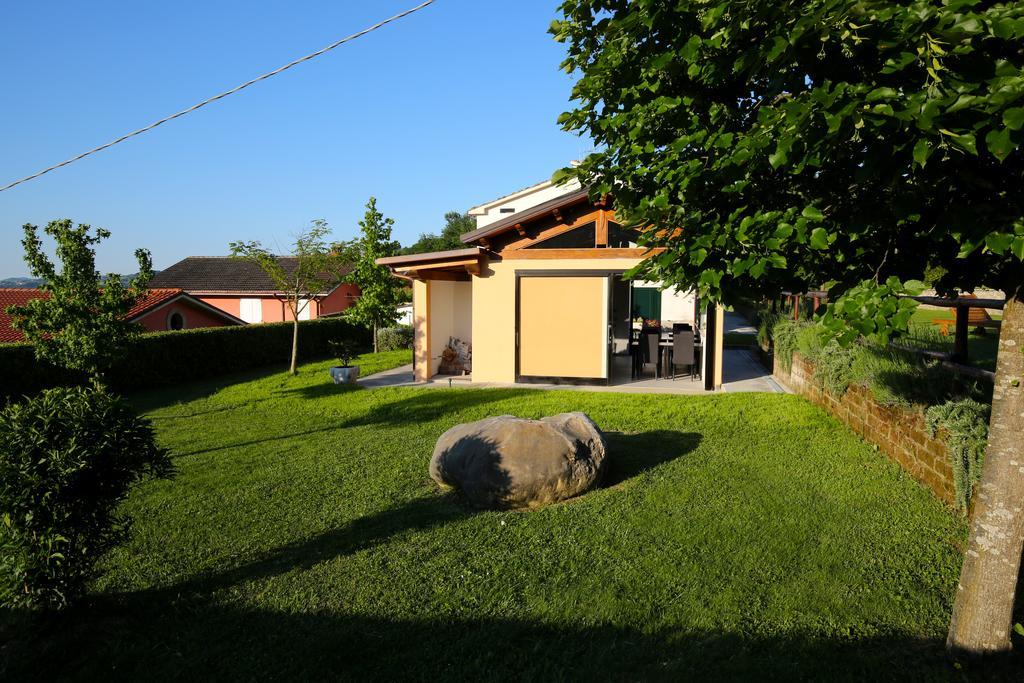Bed and Breakfast Il Gigante Che Dorme Castel Castagna Esterno foto