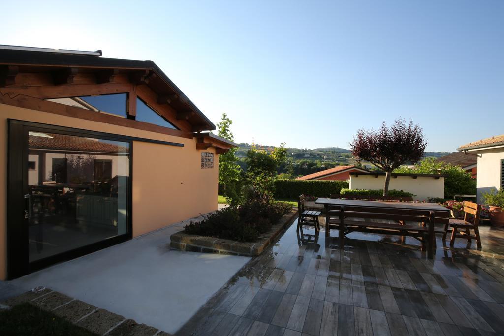 Bed and Breakfast Il Gigante Che Dorme Castel Castagna Esterno foto
