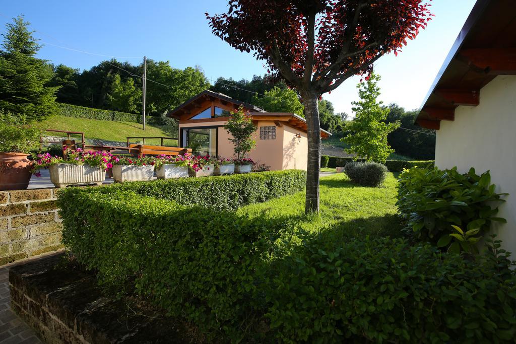 Bed and Breakfast Il Gigante Che Dorme Castel Castagna Esterno foto