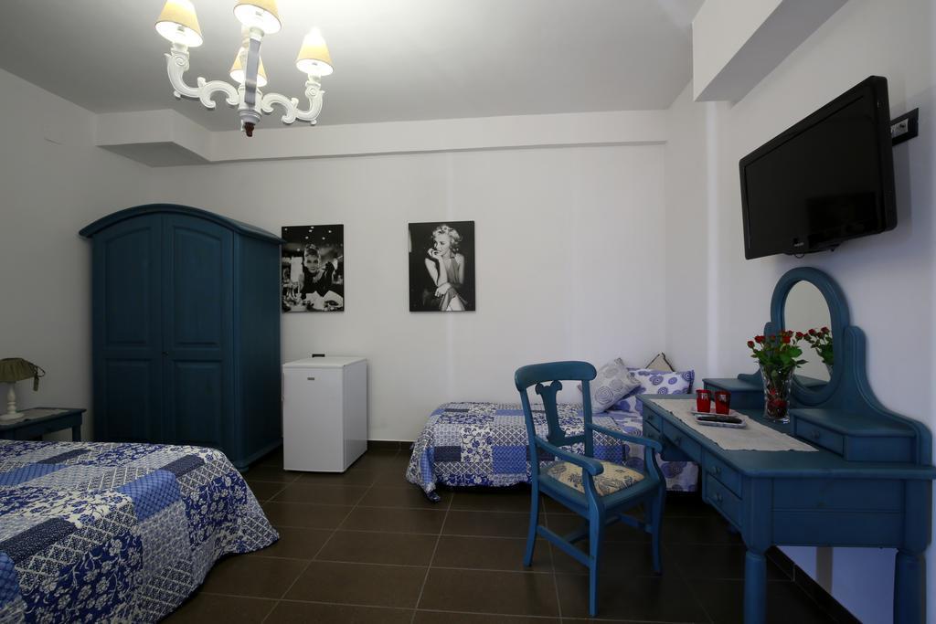 Bed and Breakfast Il Gigante Che Dorme Castel Castagna Esterno foto