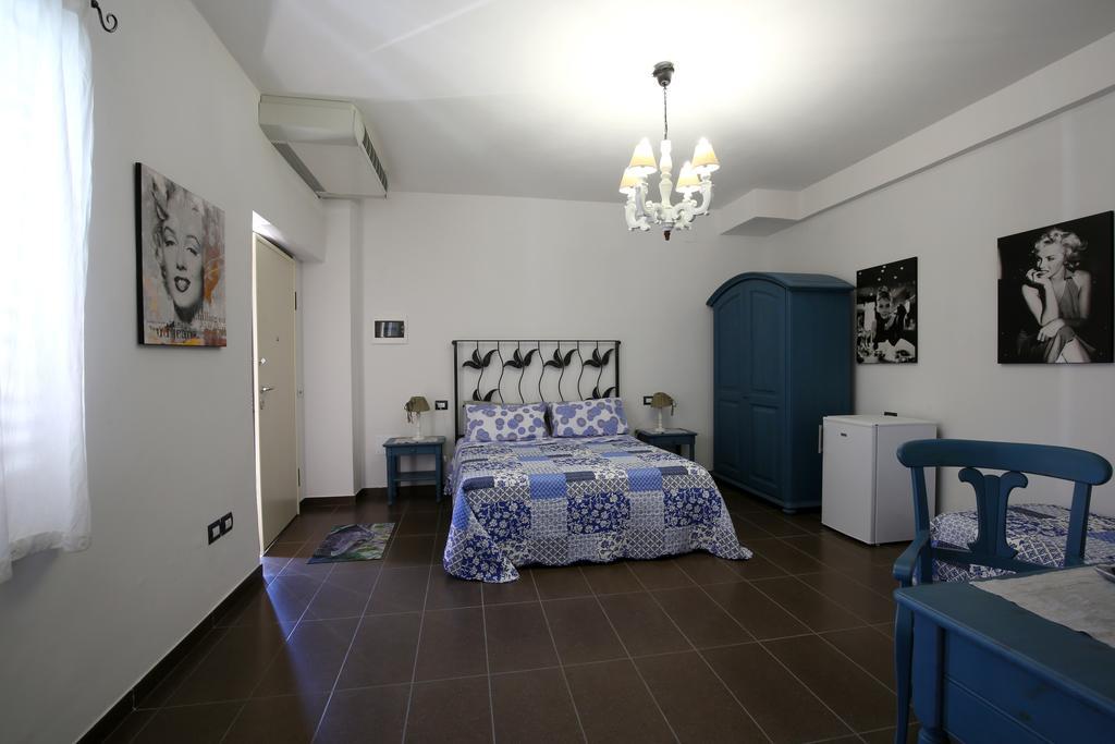 Bed and Breakfast Il Gigante Che Dorme Castel Castagna Esterno foto