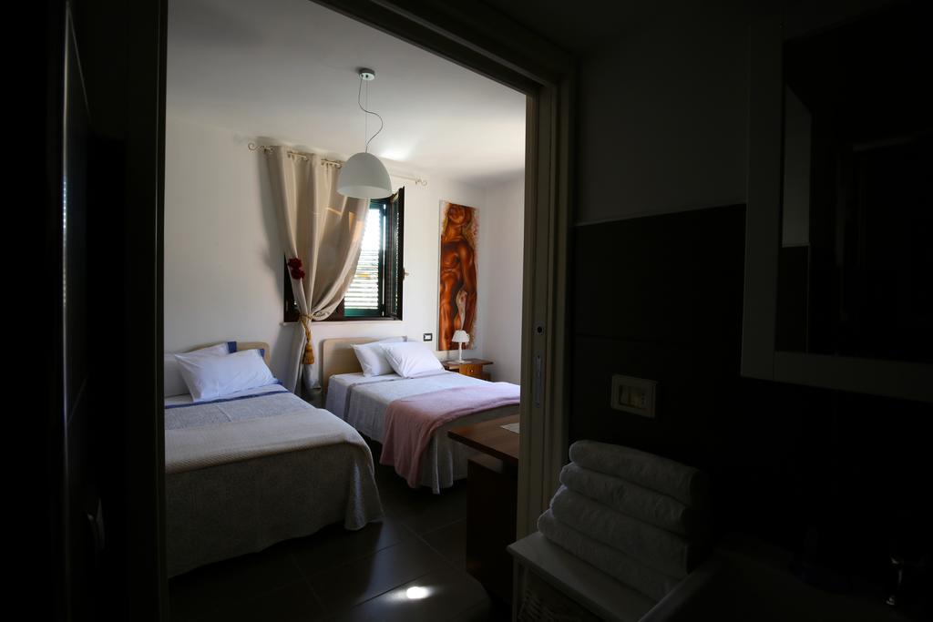 Bed and Breakfast Il Gigante Che Dorme Castel Castagna Esterno foto