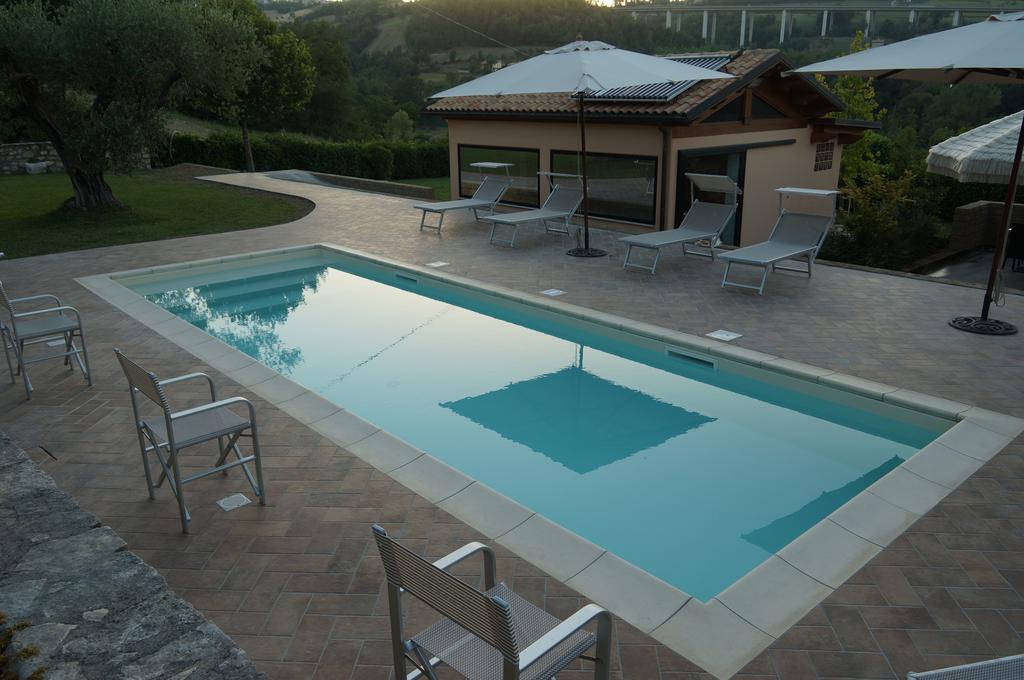 Bed and Breakfast Il Gigante Che Dorme Castel Castagna Esterno foto