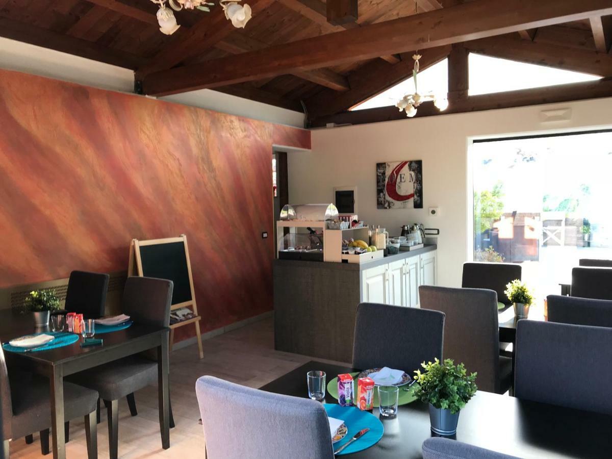 Bed and Breakfast Il Gigante Che Dorme Castel Castagna Esterno foto